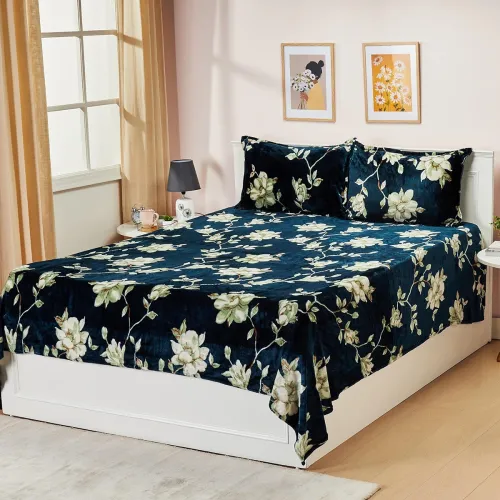 Image of amazon basics Double Bed Warmer Sheet Set with Pillow Covers.