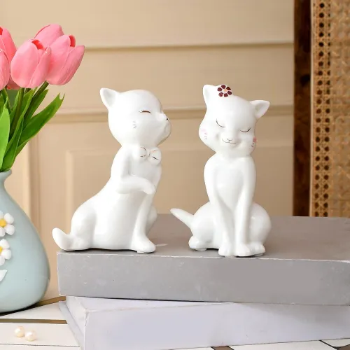 Image of Amazon Basics Exceptional Precision Cat Love Couple Figurine for Home Décor
