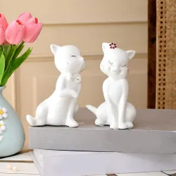Amazon Basics Exceptional Precision Cat Love Couple Figurine for Home Décor