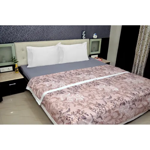 Image of Amazon Brand - Solimo Double Microfiber Quilt