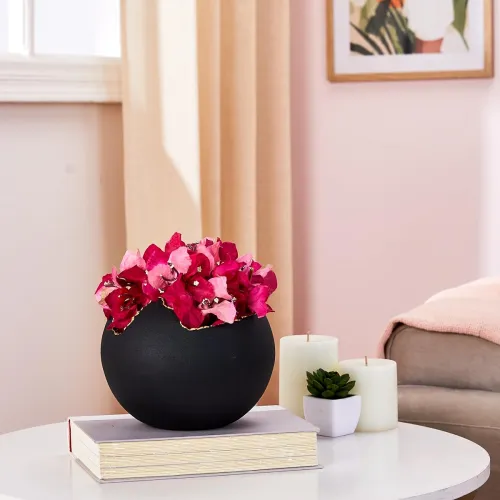 Image of Amazon Brand - Solimo Iron Vase