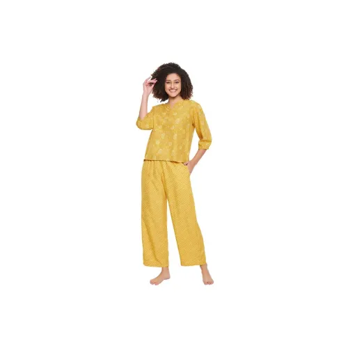 Image of Clovia Women's Rayon Printed Top & Pyjama Set