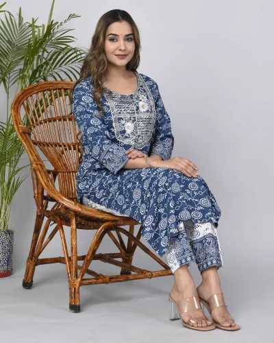 Image of Fabitude Women Cotton Rayon Kurta Pant Set