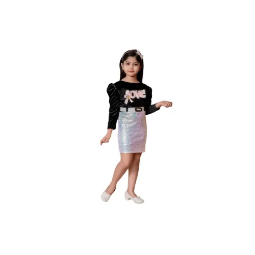 Image of Girls Bodycon Velvet/Crepe 3/4th Sleeves Knee-length Dress