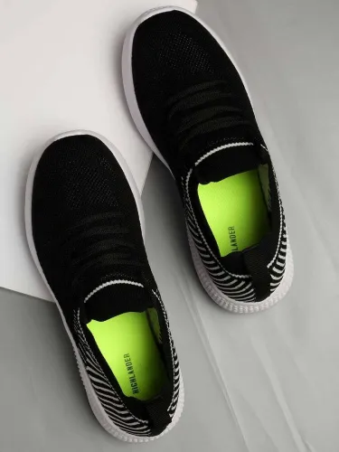 Image of HIGHLANDER Walking Shoes For Men