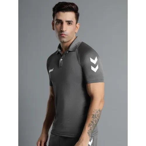 Image of hummel Men's Solid Relaxed Fit T-Shirt
