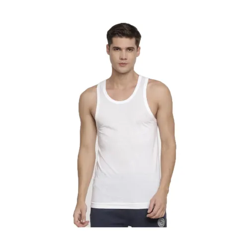 Image of Macroman Men's Exuber Fine Vest Round Neck Regular Fit Solid