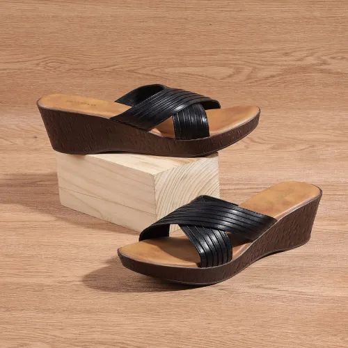 Image of Mochi Black Wedge Heels