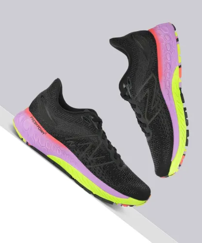 Image of New Balance 880 Running Shoes For Women (Black , 4)