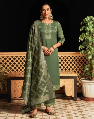 Image of Skylee Women Velvet Kurta Pant Dupatta Set