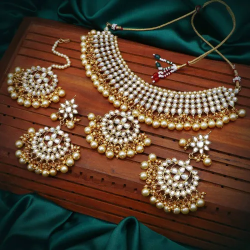 Image of Sukkhi Alloy Gold-plated Gold Jewel Set