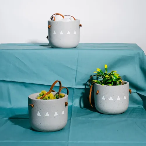 Image of TrustBasket Loop Small Clay Flower Pots Set of 3 