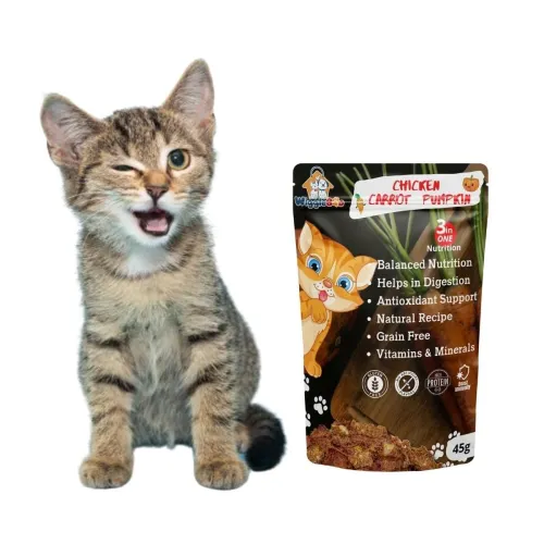 Image of WiggleBoo Chicken, Carrot & Pumpkin Cat Treat 45g