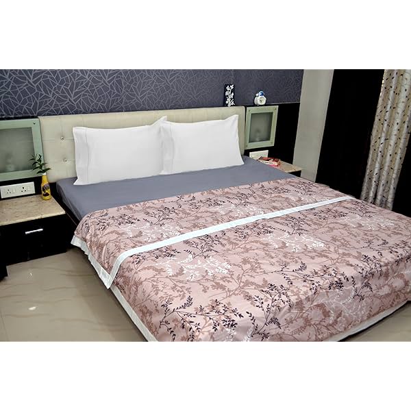 Image of Amazon Brand - Solimo Double Microfiber Quilt