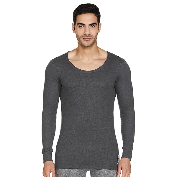 Image of Levi's Men's Solid Regular Fit Thermal TOP